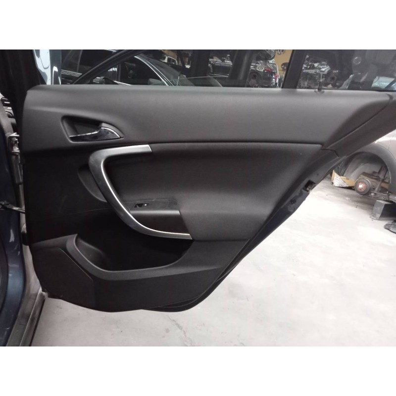 Recambio de guarnecido puerta trasera derecha para opel insignia berlina cosmo referencia OEM IAM   