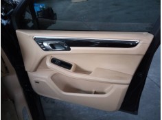 GUARNECIDO PUERTA DELANTERA DERECHA 