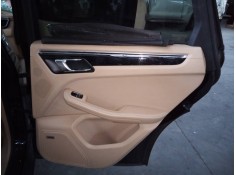 GUARNECIDO PUERTA TRASERA DERECHA 