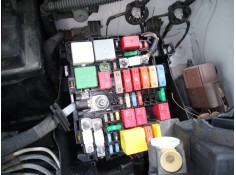 CAJA RELES / FUSIBLES 