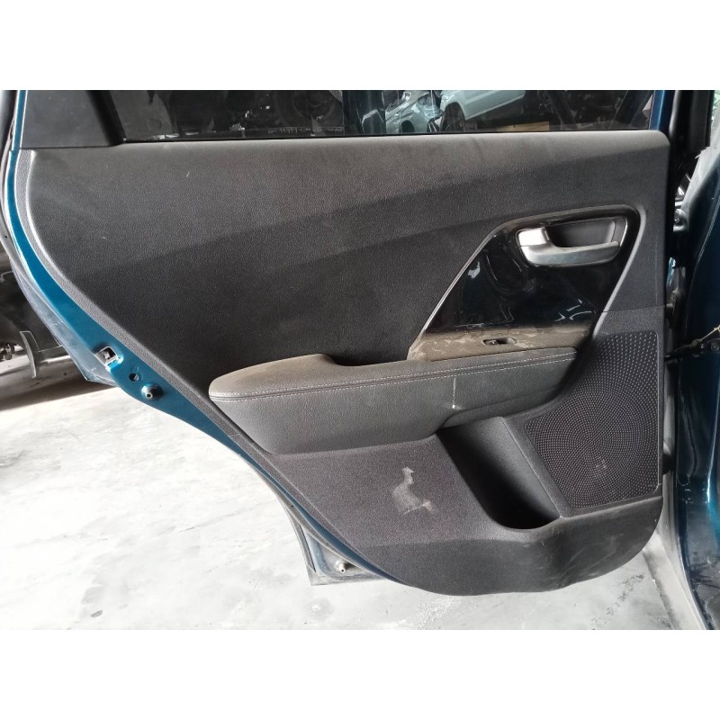 Recambio de guarnecido puerta trasera izquierda para kia niro drive referencia OEM IAM   
