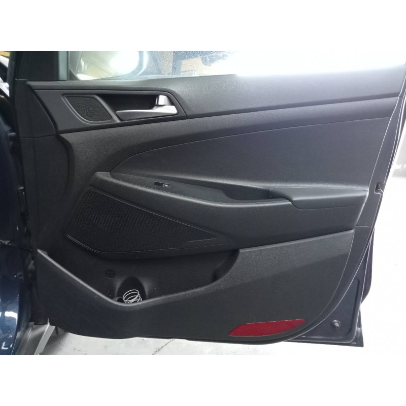 Recambio de guarnecido puerta delantera derecha para hyundai tucson essence 2wd referencia OEM IAM   