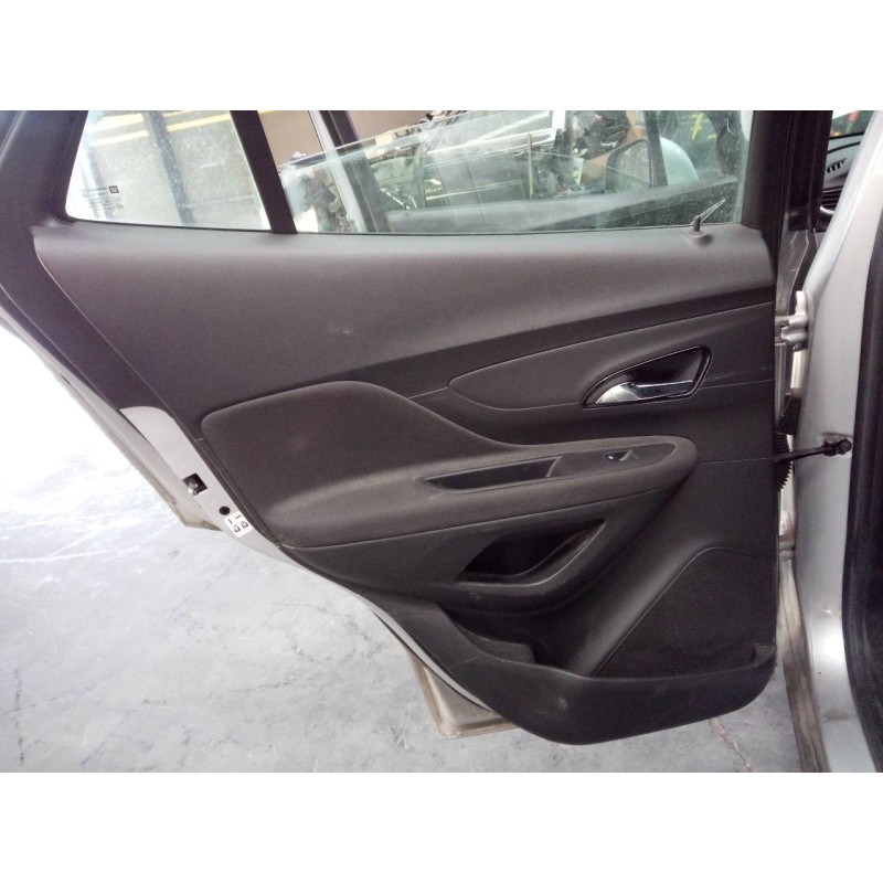 Recambio de guarnecido puerta trasera izquierda para opel mokka x excellence start/stop 4x4 referencia OEM IAM   