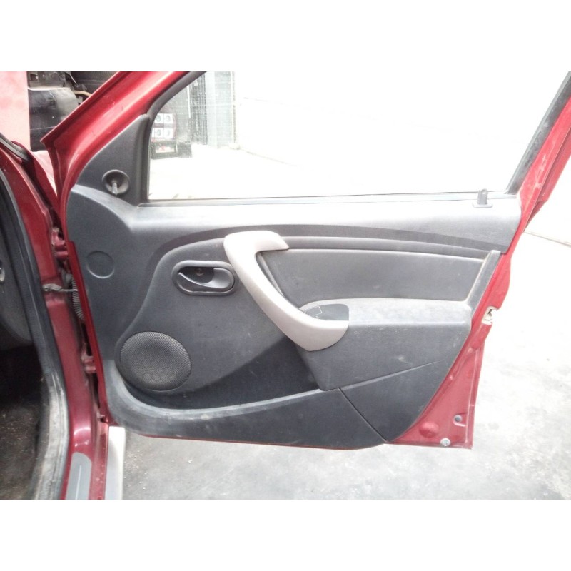 Recambio de guarnecido puerta delantera derecha para dacia sandero laureate referencia OEM IAM   
