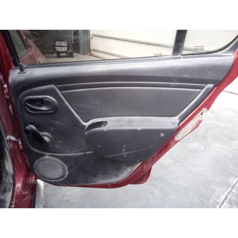 Recambio de guarnecido puerta trasera derecha para dacia sandero laureate referencia OEM IAM   
