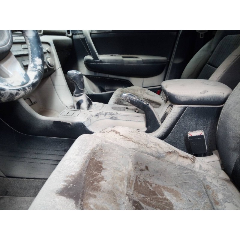 Recambio de consola central para kia sportage drive 2wd referencia OEM IAM   