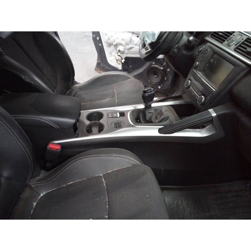 Recambio de consola central para renault kadjar bose edition referencia OEM IAM   