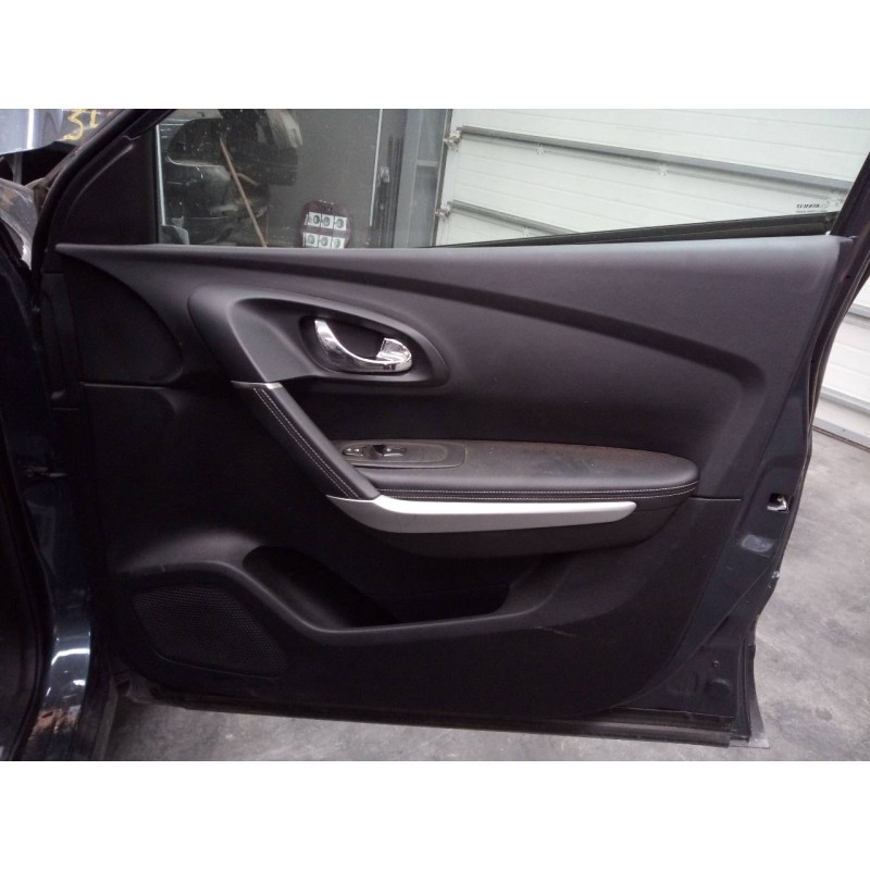 Recambio de guarnecido puerta delantera derecha para renault kadjar bose edition referencia OEM IAM   