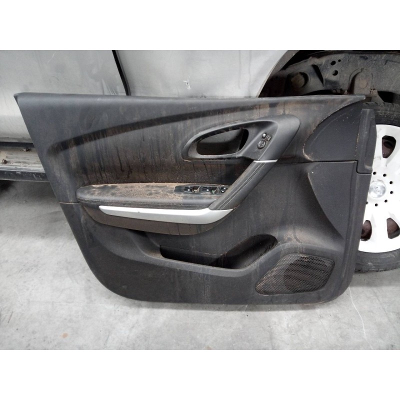 Recambio de guarnecido puerta delantera izquierda para renault kadjar bose edition referencia OEM IAM   