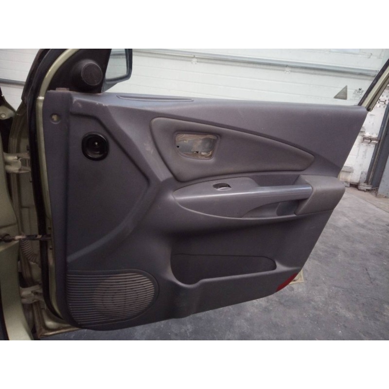 Recambio de guarnecido puerta delantera derecha para hyundai tucson (jm) 2.0 crdi comfort referencia OEM IAM   