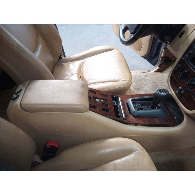 Recambio de consola central para mercedes clase m (w163) 320 (163.154) referencia OEM IAM   