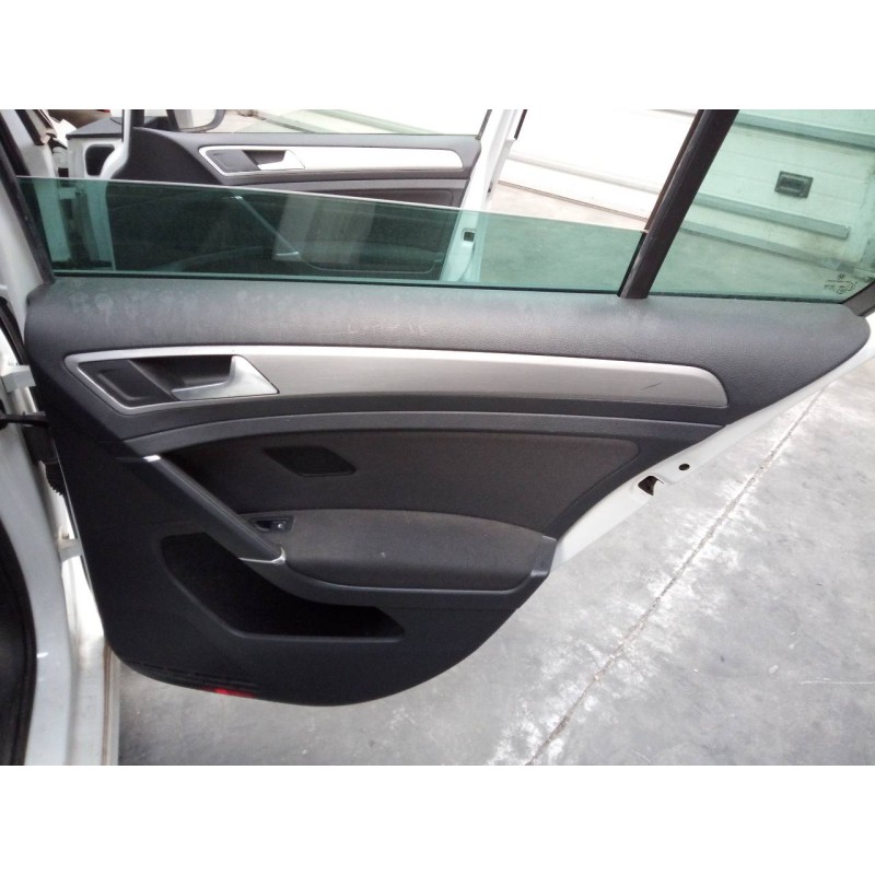 Recambio de guarnecido puerta trasera derecha para volkswagen golf vii lim. advance bluemotion referencia OEM IAM   