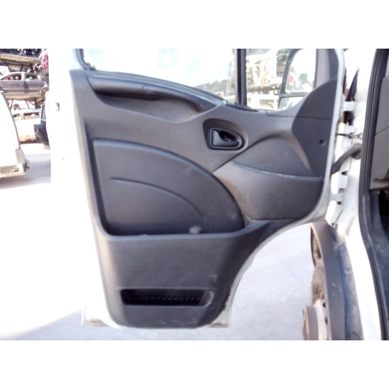 Recambio de guarnecido puerta delantera izquierda para iveco daily caja cerrada (2006 =>) caja cerrada 35c... batalla 3000 refer