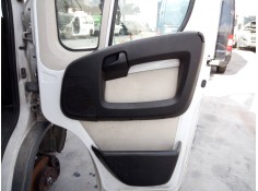 GUARNECIDO PUERTA DELANTERA DERECHA 