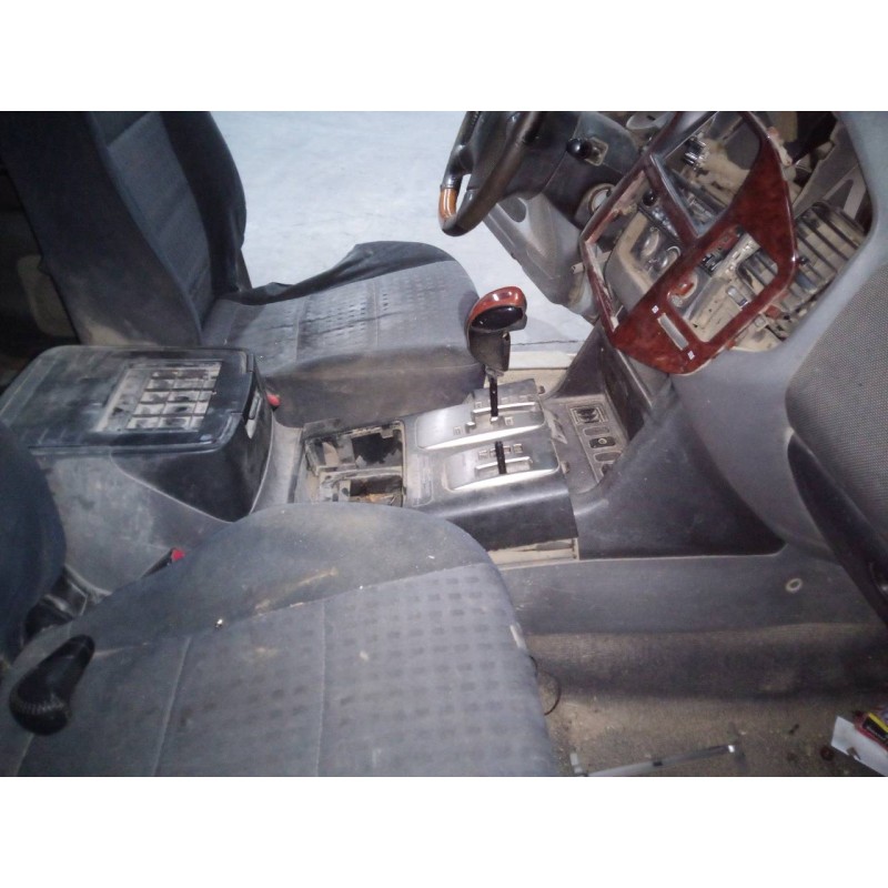 Recambio de consola central para mitsubishi montero (v60/v70) 3.2 di-d gls kaiteki (5-ptas.) referencia OEM IAM   
