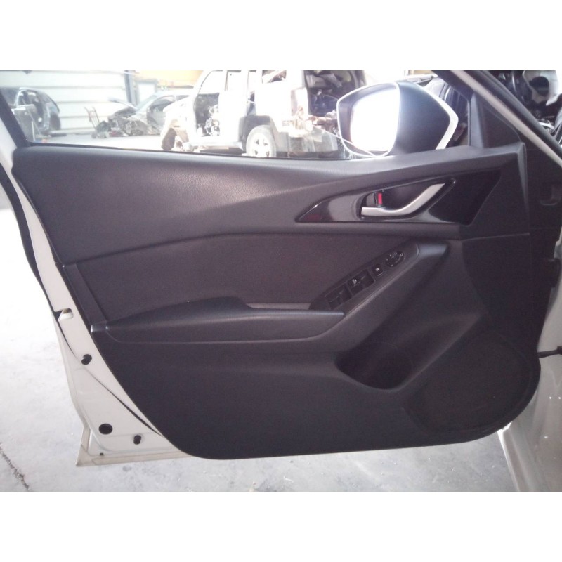 Recambio de guarnecido puerta delantera izquierda para mazda 3 lim. () evolution referencia OEM IAM   
