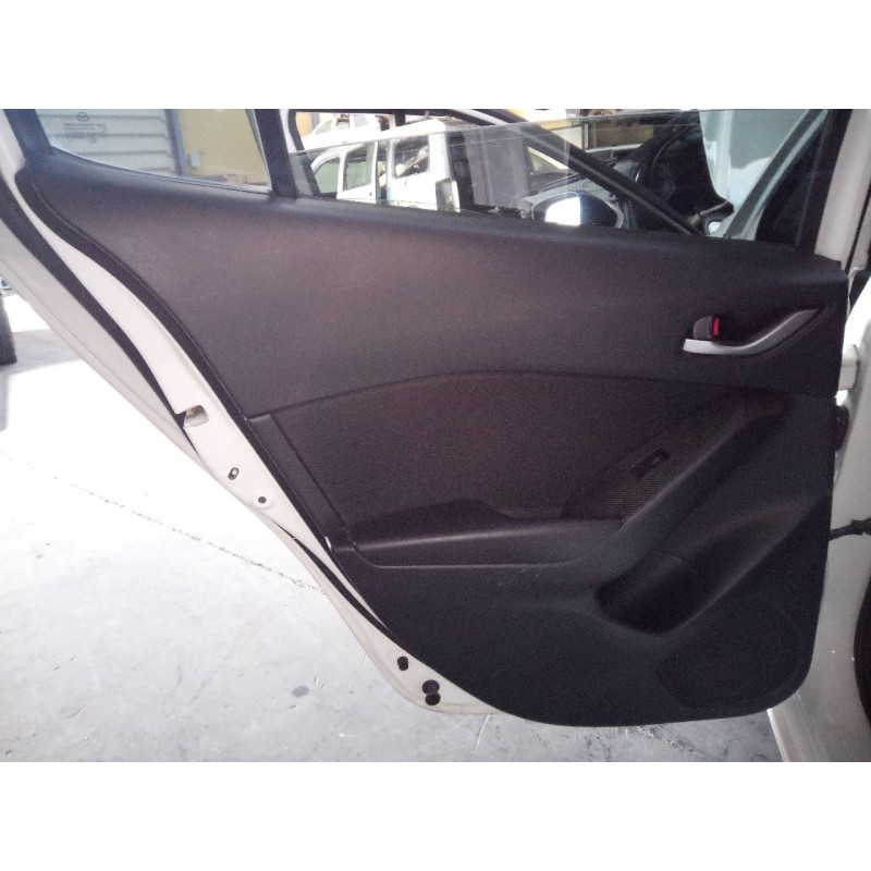 Recambio de guarnecido puerta trasera izquierda para mazda 3 lim. () evolution referencia OEM IAM   