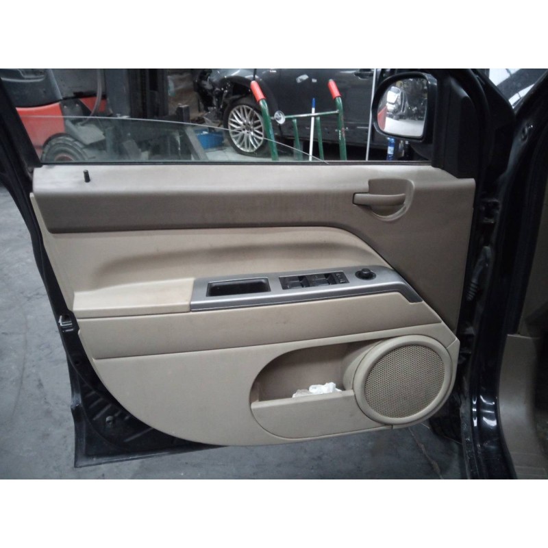 Recambio de guarnecido puerta delantera izquierda para jeep compass limited referencia OEM IAM   