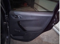 GUARNECIDO PUERTA TRASERA DERECHA 
