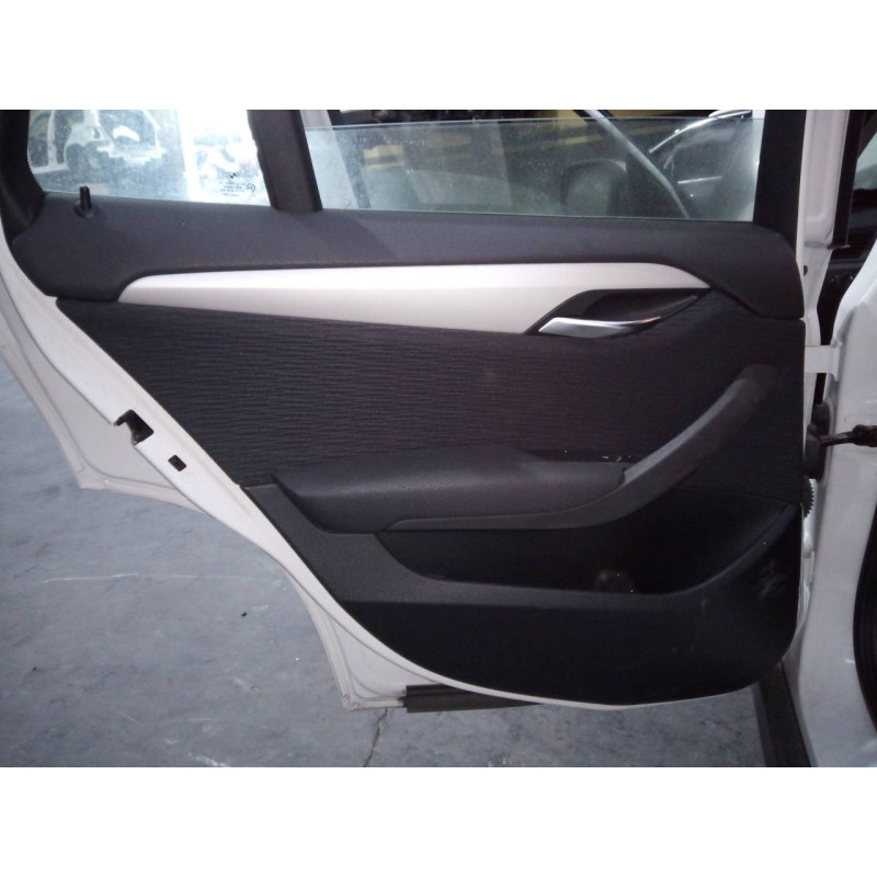 Recambio de guarnecido puerta trasera izquierda para bmw x1 (e84) sdrive 18d referencia OEM IAM   