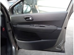GUARNECIDO PUERTA DELANTERA DERECHA 