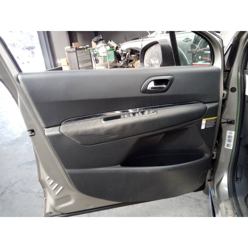 Recambio de guarnecido puerta delantera izquierda para peugeot 3008 active referencia OEM IAM   