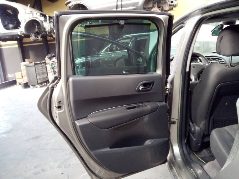 Recambio de guarnecido puerta trasera izquierda para peugeot 3008 active referencia OEM IAM   