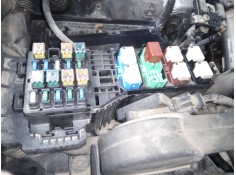 CAJA RELES / FUSIBLES 