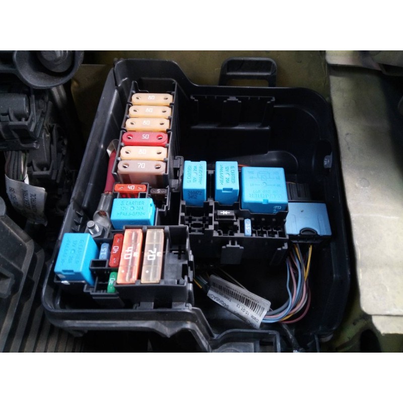Recambio de caja reles / fusibles para renault clio iv dynamique referencia OEM IAM   