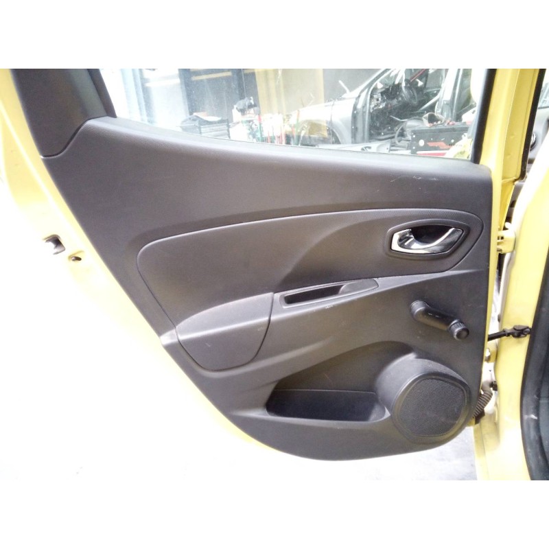 Recambio de guarnecido puerta trasera izquierda para renault clio iv dynamique referencia OEM IAM   