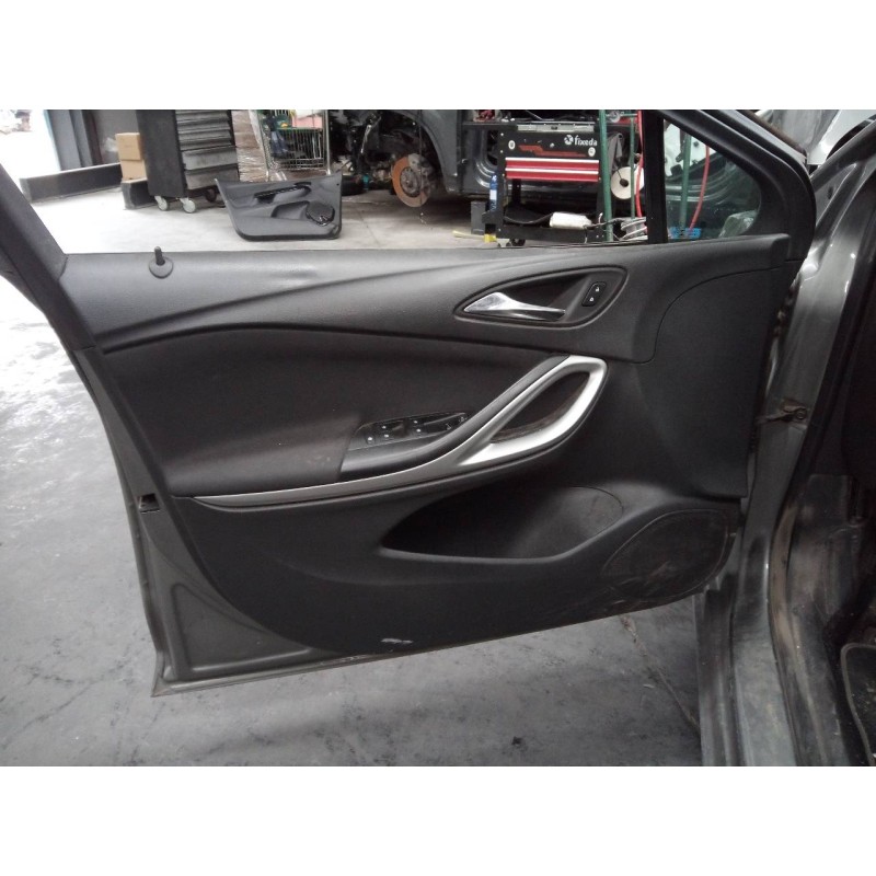 Recambio de guarnecido puerta delantera izquierda para opel astra k sports tourer dynamic referencia OEM IAM   