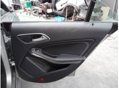 GUARNECIDO PUERTA TRASERA DERECHA 