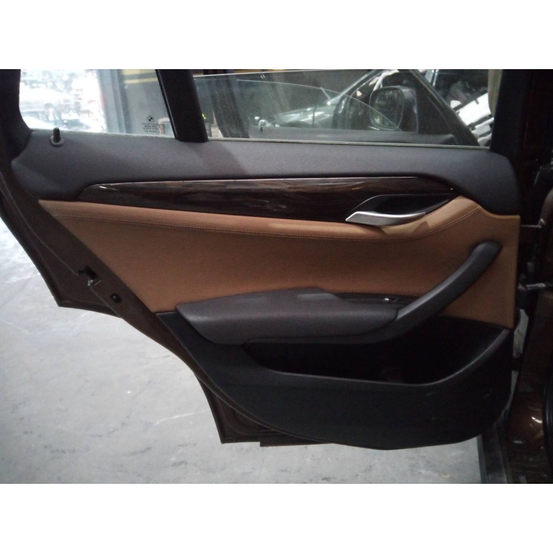 Recambio de guarnecido puerta trasera izquierda para bmw x1 (e84) xdrive 20d referencia OEM IAM   