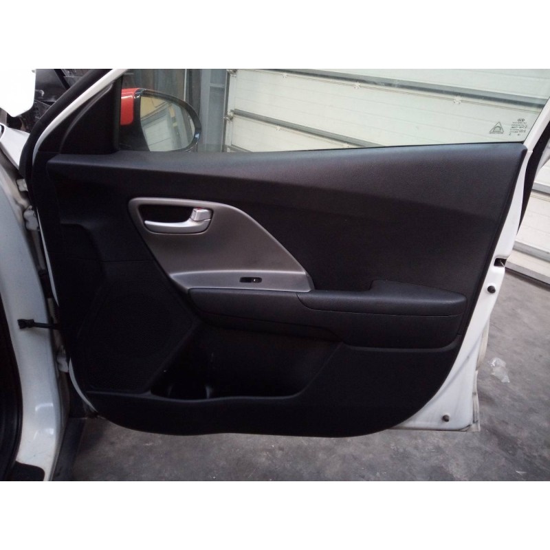 Recambio de guarnecido puerta delantera derecha para kia niro concept referencia OEM IAM   
