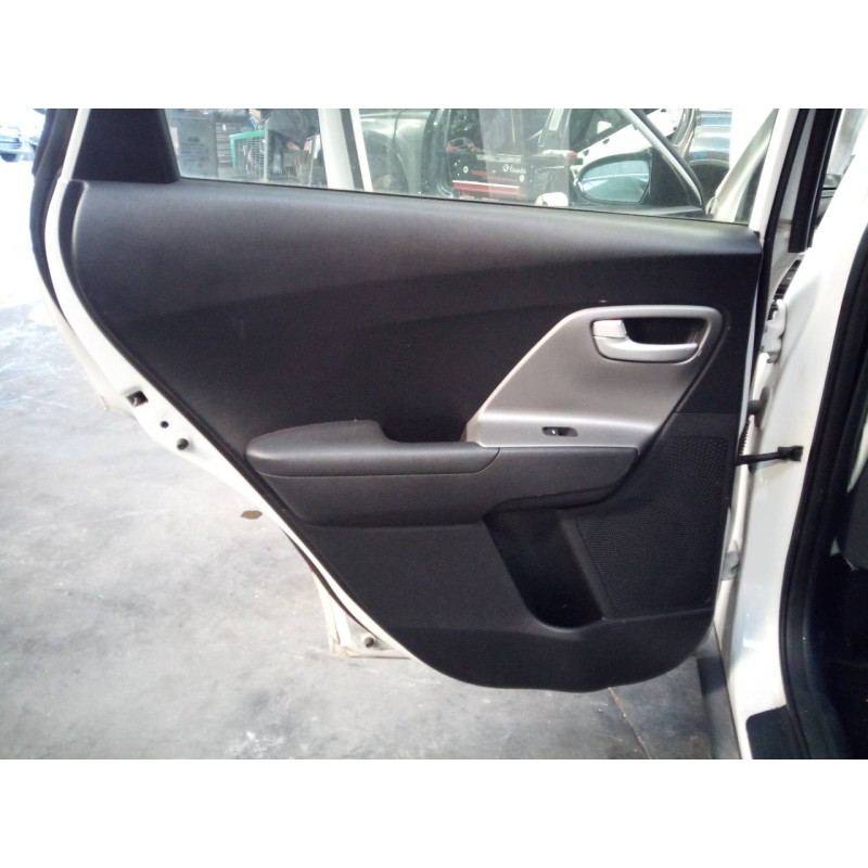 Recambio de guarnecido puerta trasera izquierda para kia niro concept referencia OEM IAM   