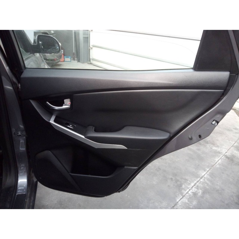 Recambio de guarnecido puerta trasera derecha para ssangyong korando limited plus 4x4 referencia OEM IAM   