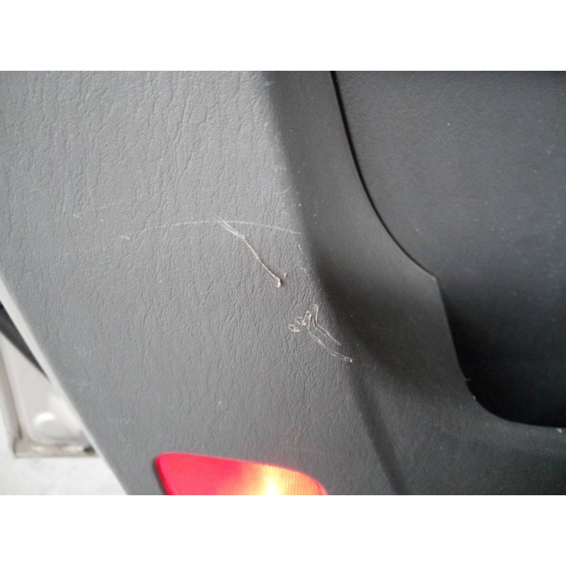 Recambio de guarnecido puerta delantera izquierda para hyundai terracan (hp) 2.9 crdi gls referencia OEM IAM   