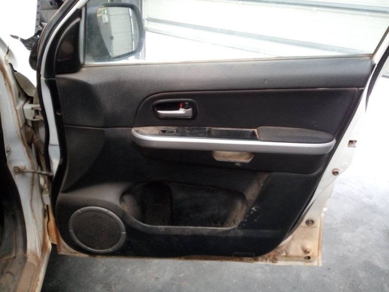 Recambio de guarnecido puerta delantera derecha para suzuki grand vitara jb (jt) 1,9 ltr. ddis jlx-es 5-türig referencia OEM IAM