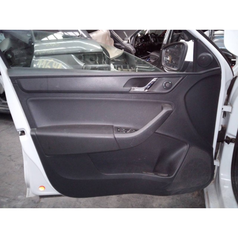 Recambio de guarnecido puerta delantera izquierda para skoda spaceback (5h) active referencia OEM IAM   