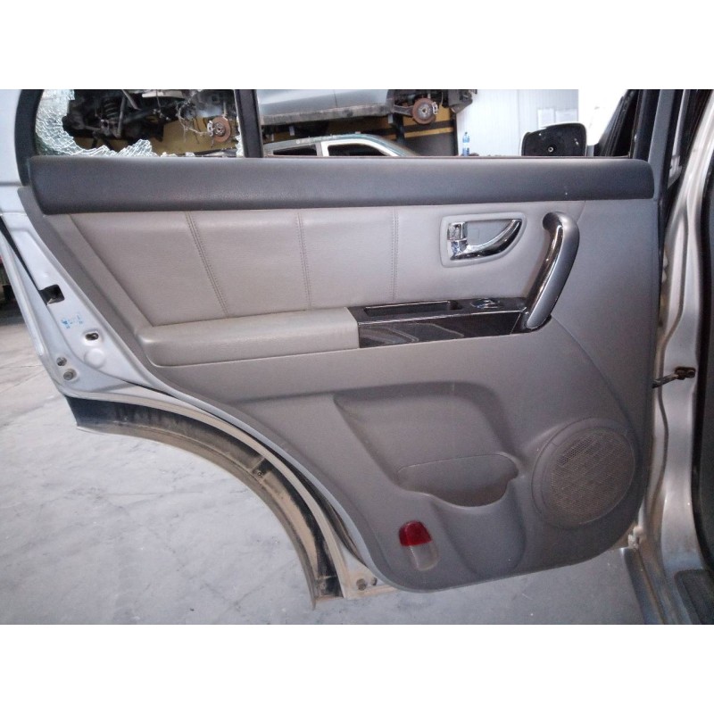 Recambio de guarnecido puerta trasera izquierda para kia sorento 2.5 crdi vgt ex1 referencia OEM IAM   