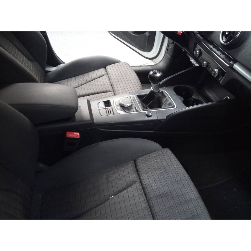 Recambio de consola central para audi a3 sportback (8vf) s line edition referencia OEM IAM   