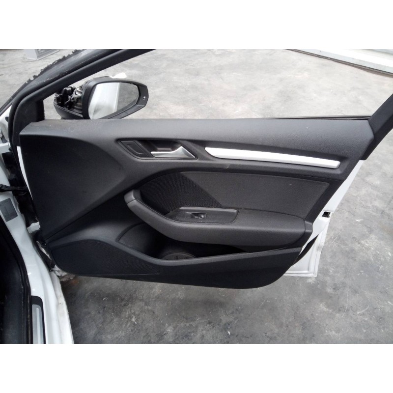 Recambio de guarnecido puerta delantera derecha para audi a3 sportback (8vf) s line edition referencia OEM IAM   