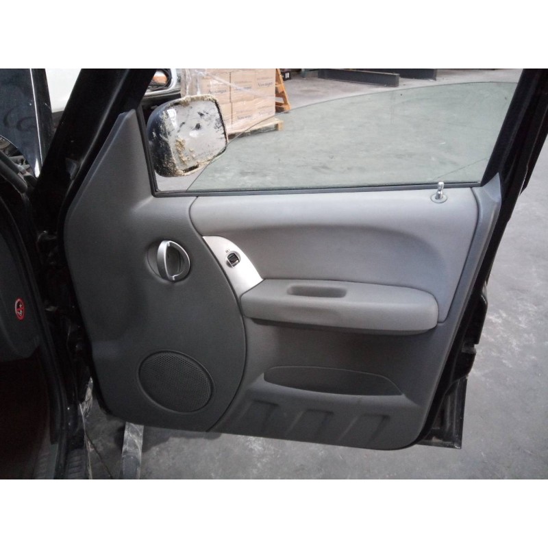 Recambio de guarnecido puerta delantera derecha para chrysler jeep cherokee (kj) 2.8 crd limited referencia OEM IAM   
