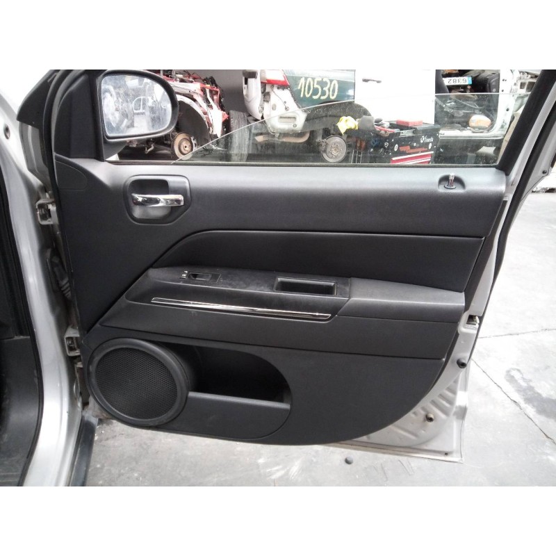 Recambio de guarnecido puerta delantera derecha para chrysler jeep compass limited referencia OEM IAM   