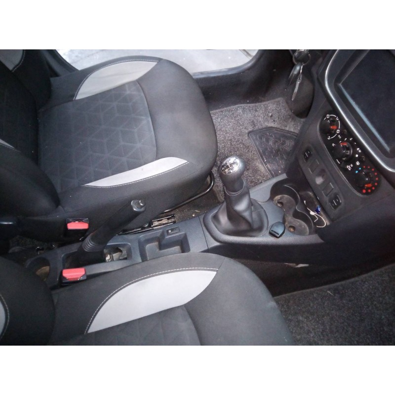Recambio de consola central para dacia sandero stepway referencia OEM IAM   