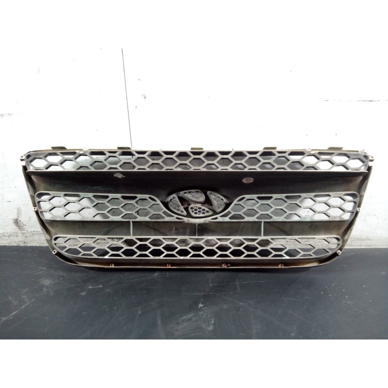 Recambio de rejilla delantera para hyundai santa fe (bm) 2.2 crdi style 4x4 referencia OEM IAM   