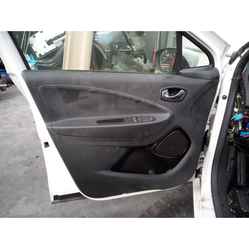 Recambio de guarnecido puerta delantera izquierda para renault zoe bose referencia OEM IAM   