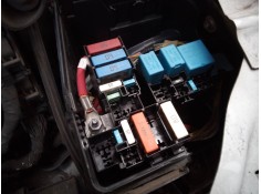 CAJA RELES / FUSIBLES 