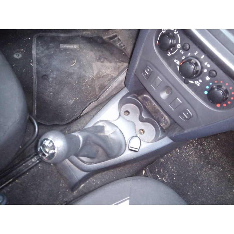 Recambio de consola central para dacia sandero stepway referencia OEM IAM   