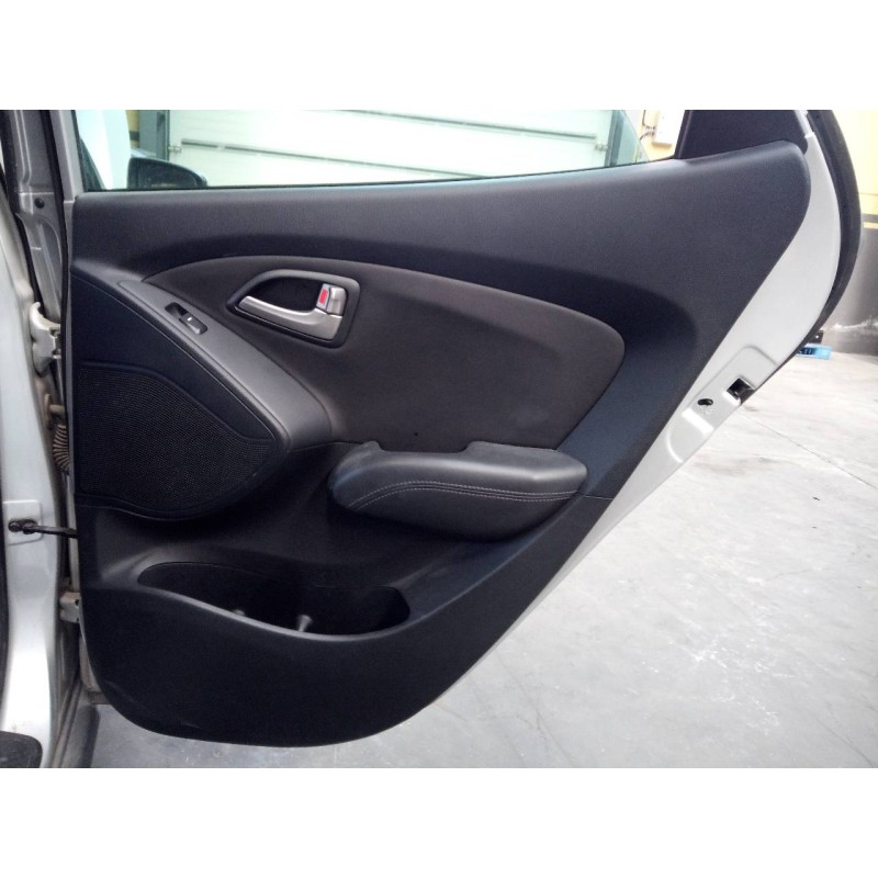 Recambio de guarnecido puerta trasera derecha para hyundai ix35 classic 2wd referencia OEM IAM   